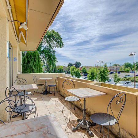 Hotel Les Nevons ลีล-ซูร์-ลา-ซอร์ก ภายนอก รูปภาพ