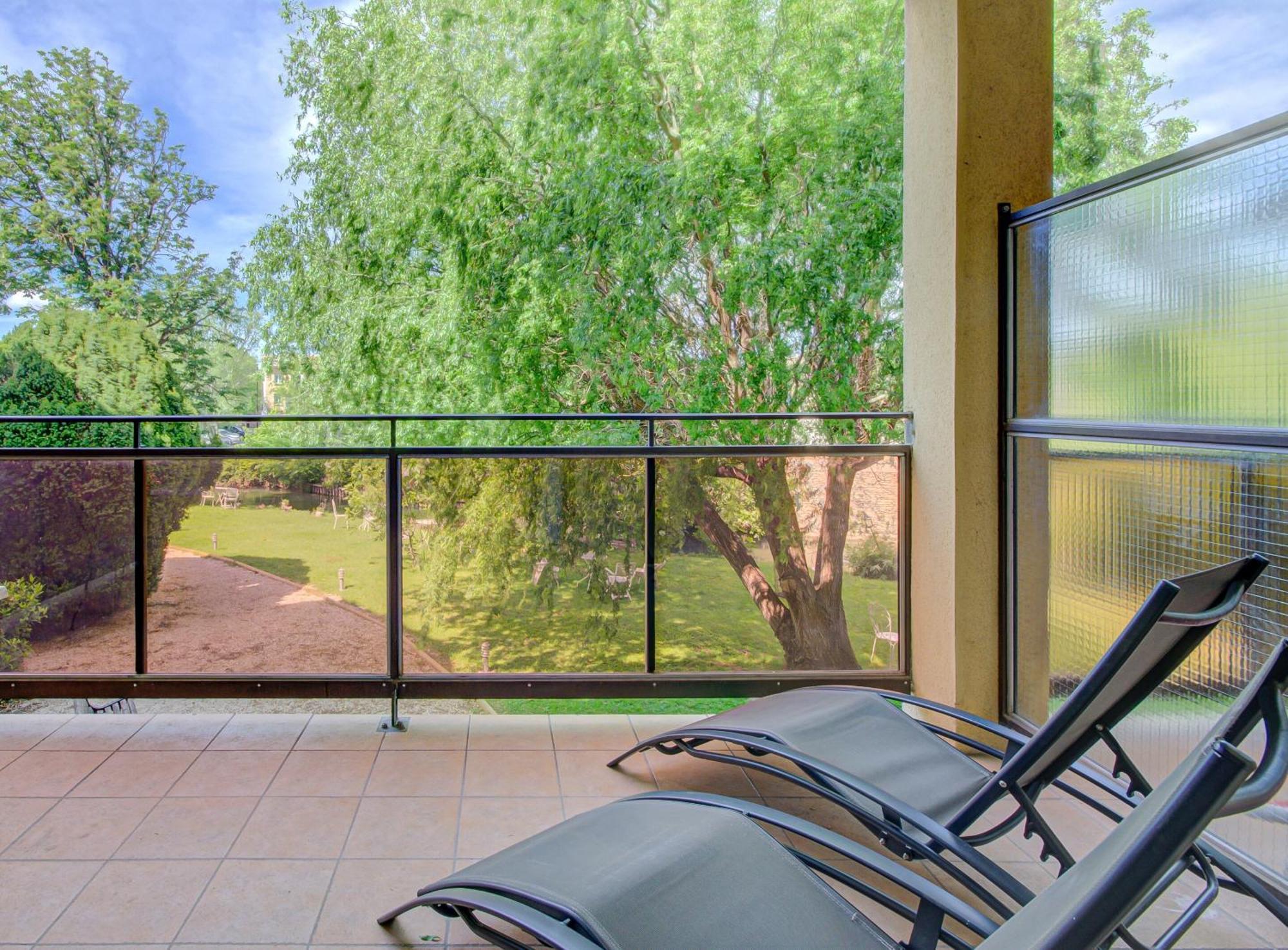 Hotel Les Nevons ลีล-ซูร์-ลา-ซอร์ก ห้อง รูปภาพ